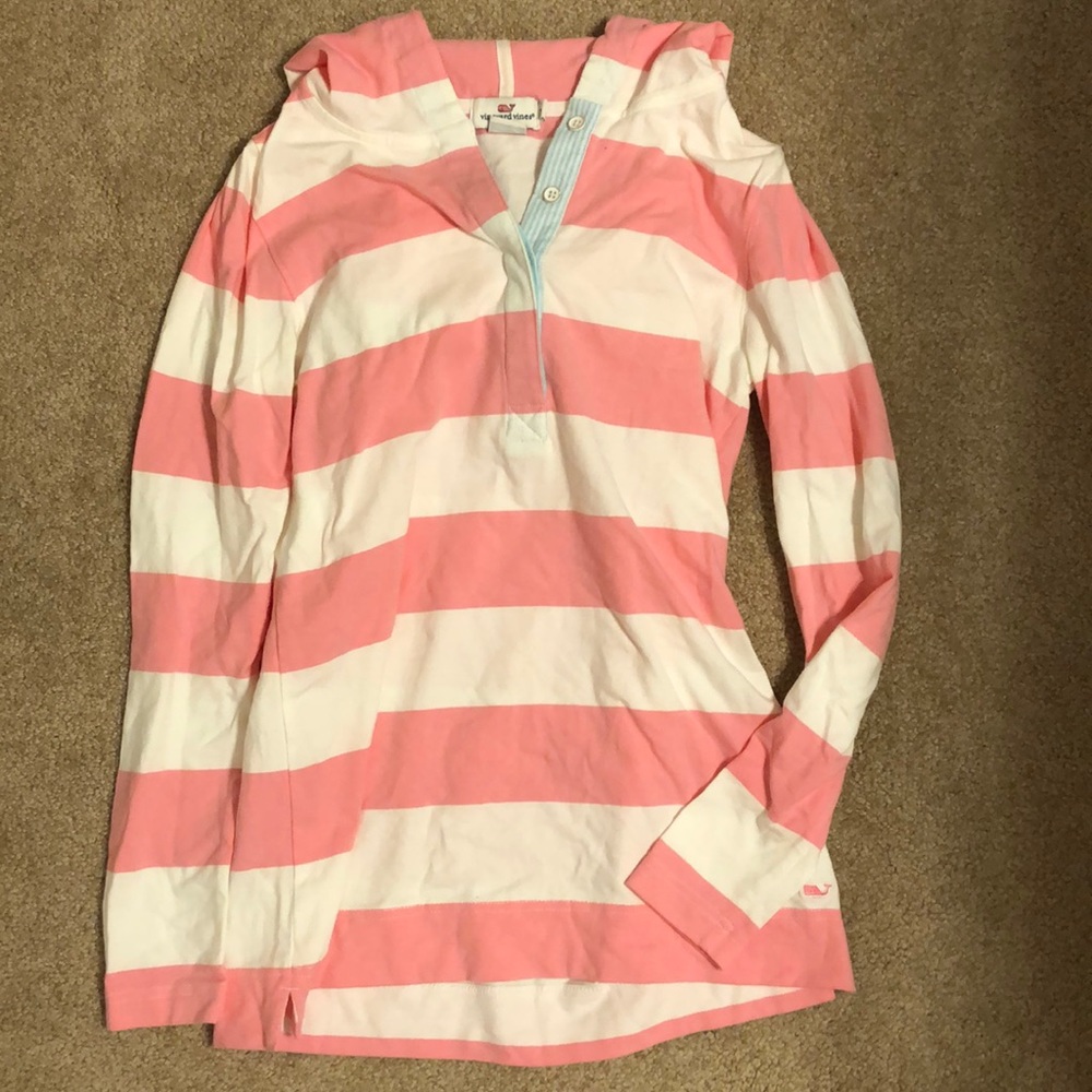 vineyard vines hooded t-shirt